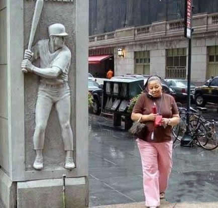 ɺ