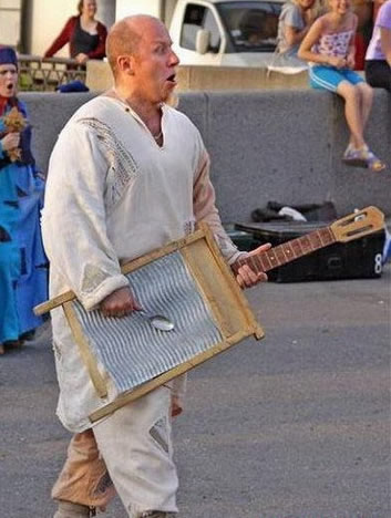 İ